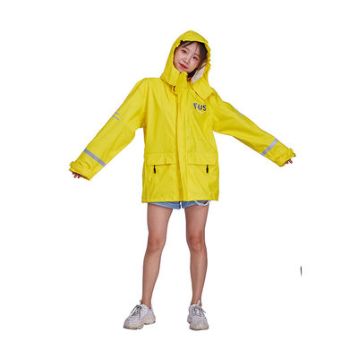 SGSは詰まったレインコートのジャケットのOpp黄色い防水袋を承認した